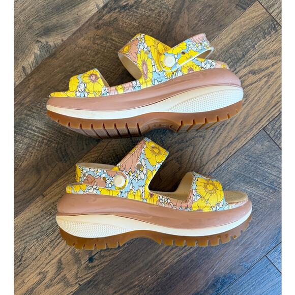 Like New CROCS Mega Crush Platform Sandal in Retro Floral (M4/W6) - Picture 2 of 8